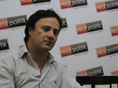 Mauricio Castro: �El estado tiene que estar donde est� la gente�