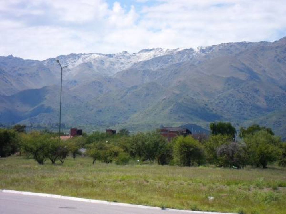 Las sierras vestidas de blanco sorprendieron a los puntanos