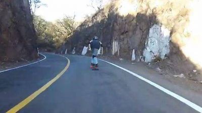 Advierten sobre la pr�ctica de skateboard en Ruta 64