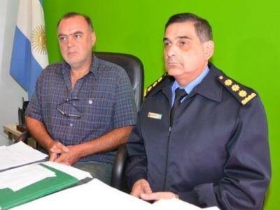 El jefe de polic�a visit� Caleta Olivia y anunci� la incorporaci�n de polic�a y patrulleros