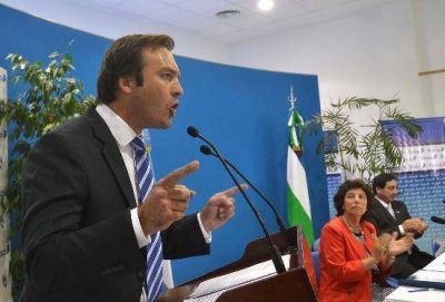 Soria a Weretilneck: "Que este burro incompetente pruebe sus palabras"