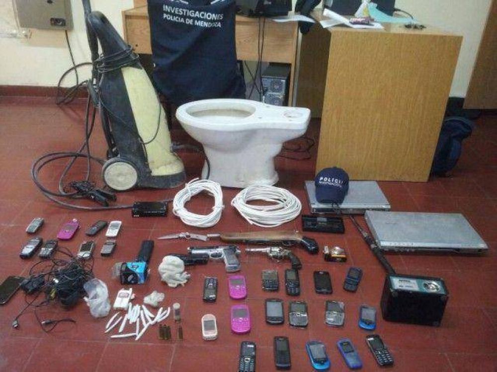 14 detenidos y el secuestro de elementos robados fue el resultado de distintos allanamientos en Tupungato