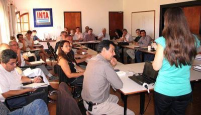 Ordenamiento Territorial: Ambiente contin�a la consulta a instituciones
