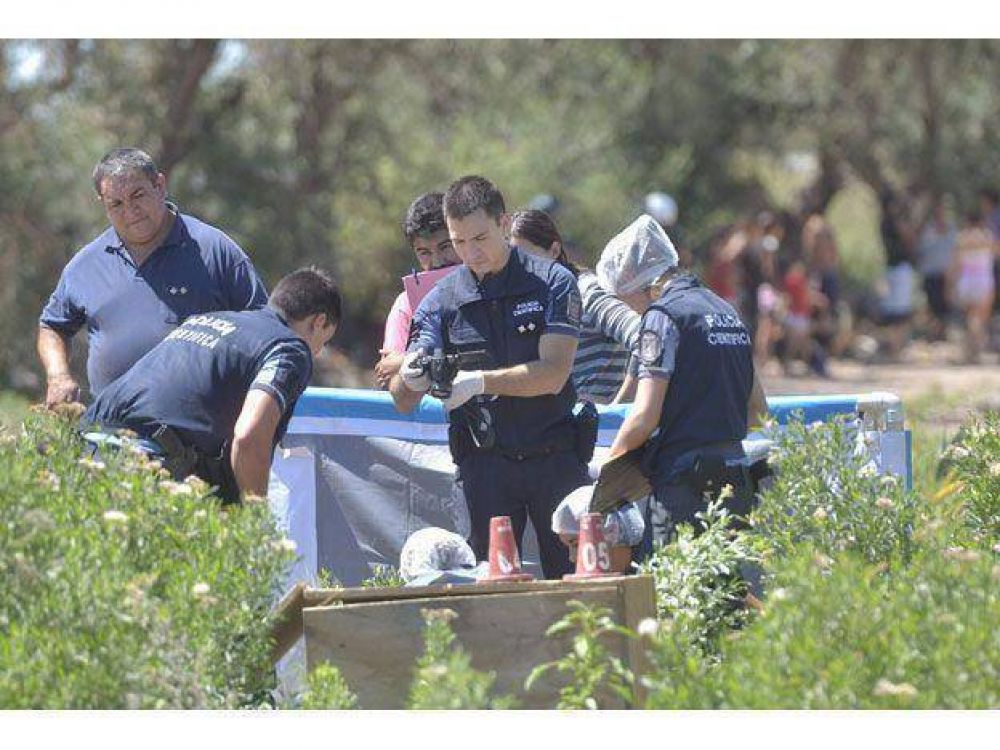 El joven degollado en Las Heras tambi�n hab�a recibido 8 pu�aladas