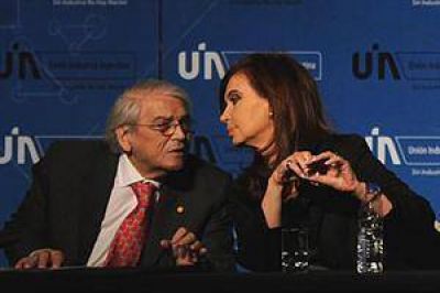 Cristina Kirchner recibe a H�ctor M�ndez en la Casa Rosada