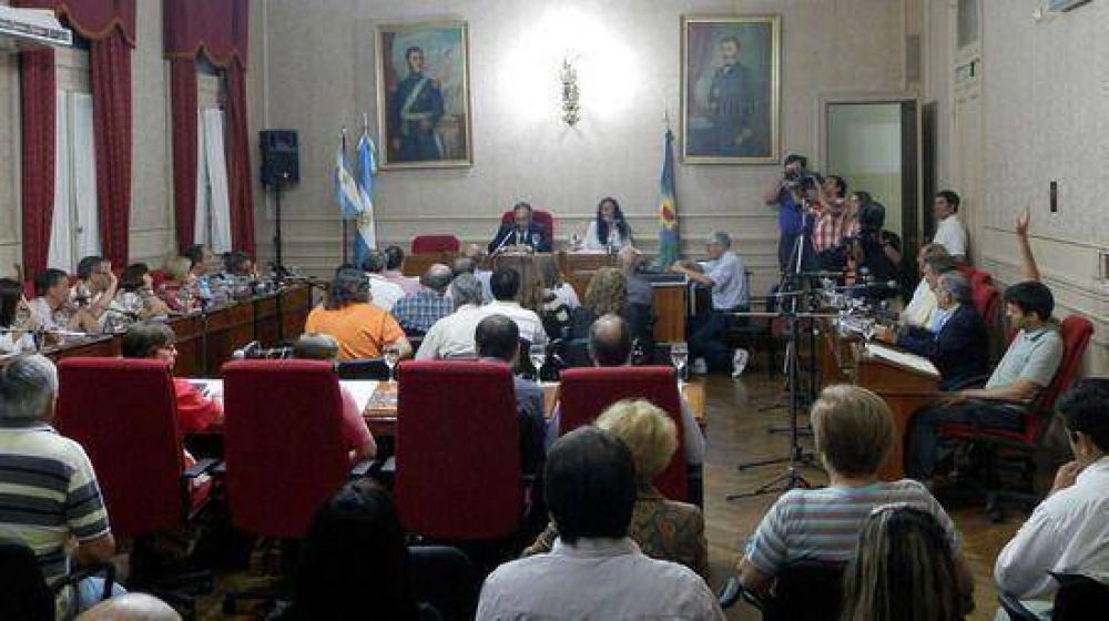 Concejales y Mayores Contribuyentes aprobaron la adhesin del municipio al programa de desendeudamiento provincial