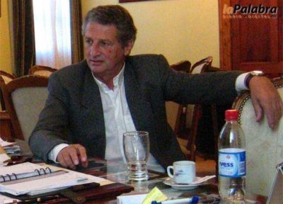 Massaccesi: "Quien trajo el loco que se lo lleve"