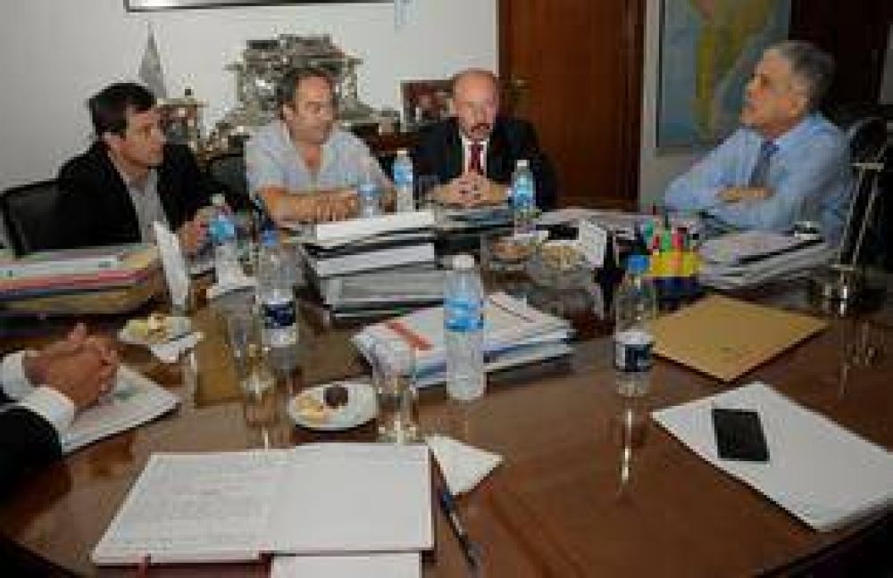 Junto a De Vido, el intendente municipal analiz� el avance de obras p�blicas