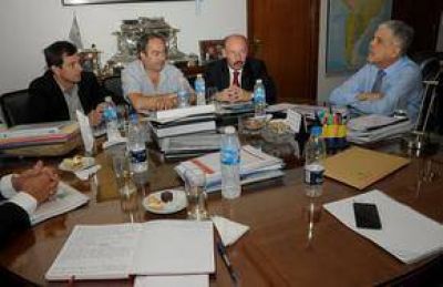 Junto a De Vido, el intendente municipal analiz� el avance de obras p�blicas