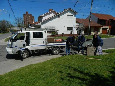 Obras Sanitarias avanza con la remodelaci�n de sumideros 