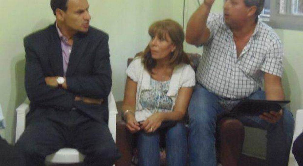 Bruera se reuni� con familiares de v�ctimas de la inundaci�n de cara al aniversario del 2 de abril