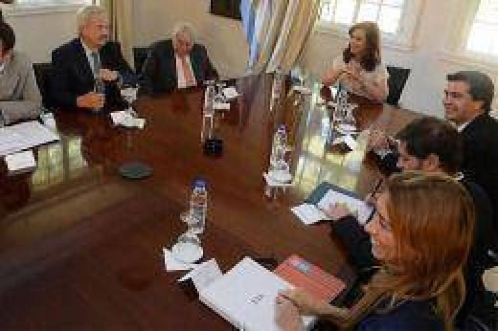 La Presidenta recibi� a la UIA para abordar la problem�tica industrial