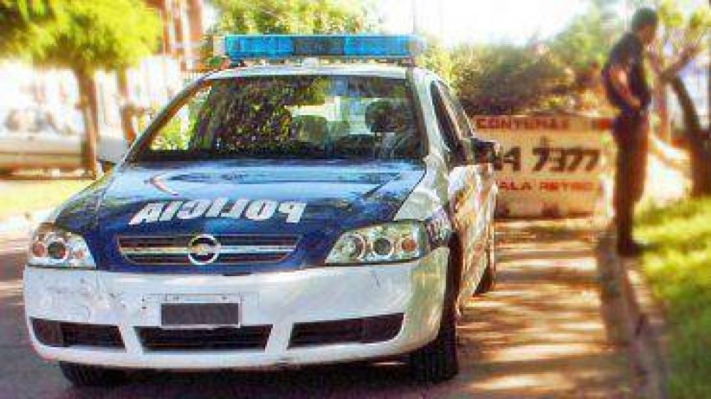 Dos polic�as heridos en distintos intentos de asalto, a menos de ocho kil�metros de distancia