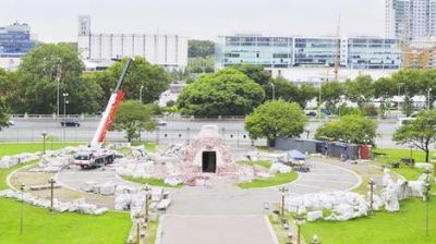 La comunidad italiana, dividida por el monumento a Col�n