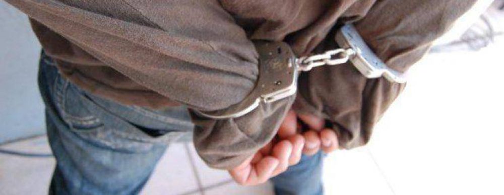 Detienen a un peligroso menor que era buscado por un asesinato