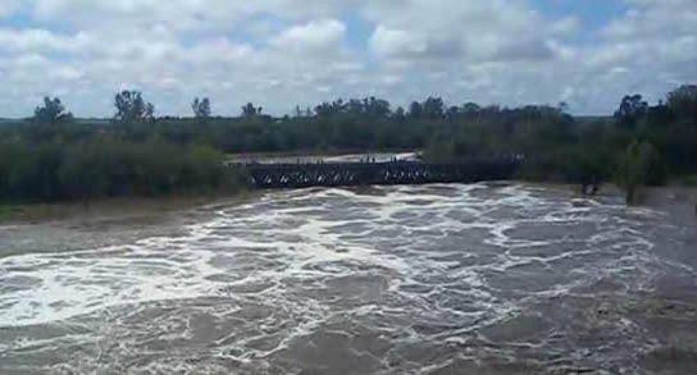 Creci� el Carcara�� y desv�an camiones