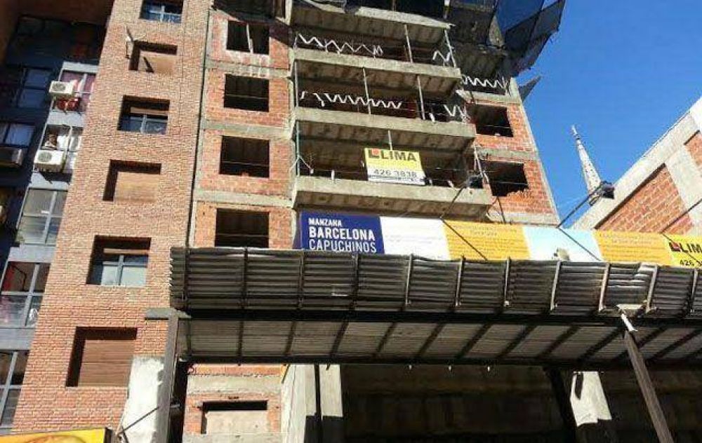 Muri� un obrero al caer de un piso 12 en C�rdoba Capital