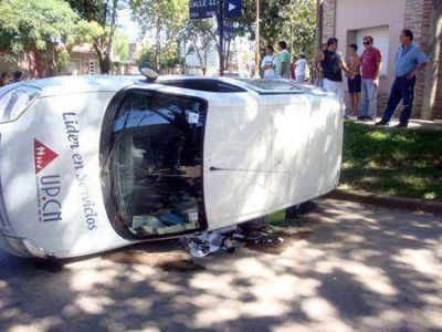 Espectacular accidente de camioneta de UPCN