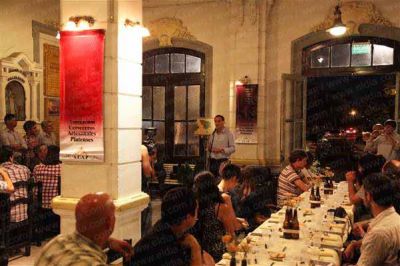 En Meridiano V, le eligen nombre y sabor a la cerveza artesanal platense