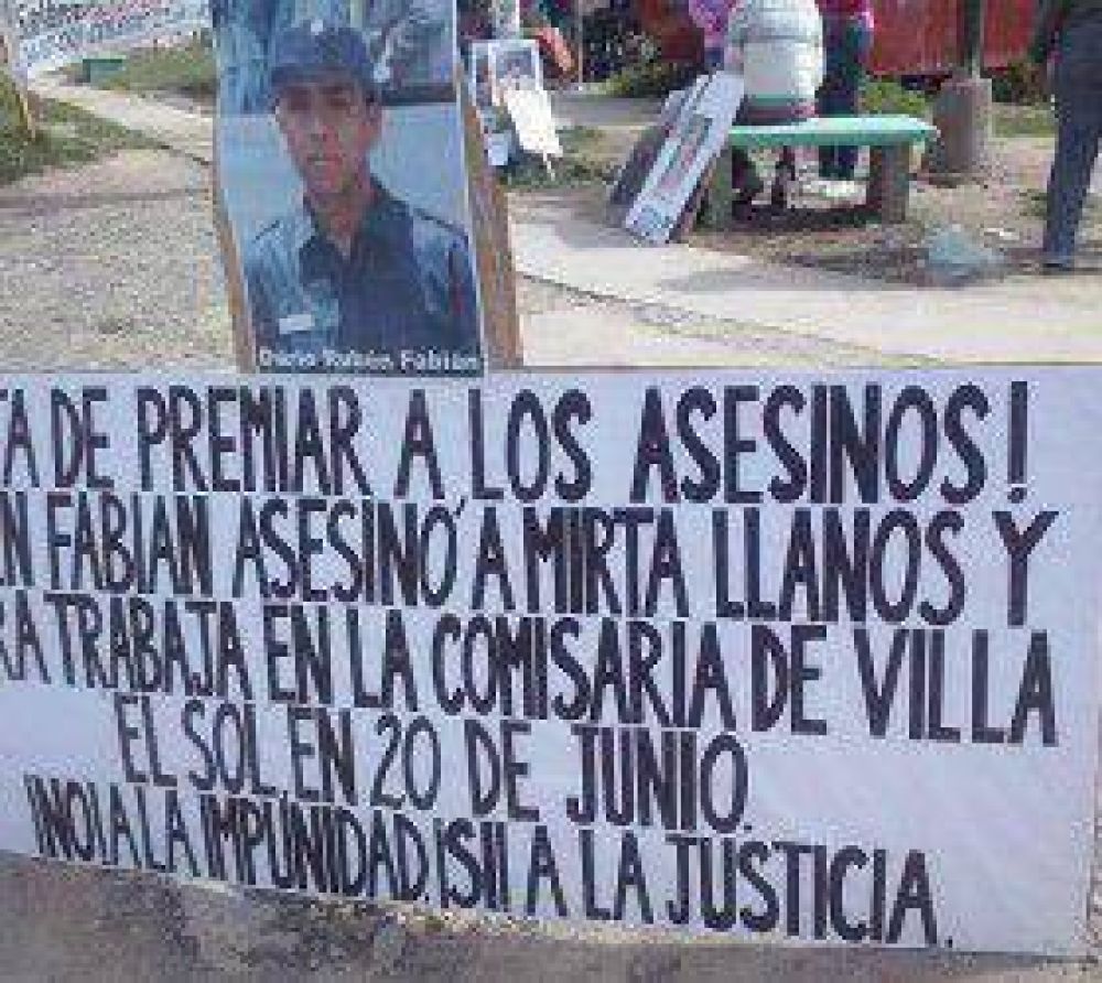 No le sueltan la mano