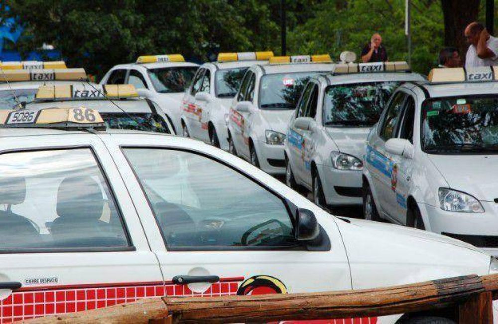 Tras el verano, casi 60 taxis temporarios dejaron las calles