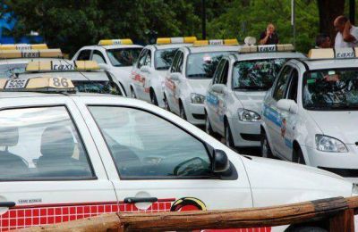 Tras el verano, casi 60 taxis temporarios dejaron las calles