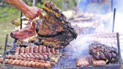 El asado, un presupuesto: Ya se vende a $ 70 el kilo y la ensalada es cada vez m�s cara