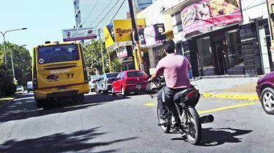 Motociclistas en peligro: el uso del casco cae fuerte en el sur de Capital y del GBA