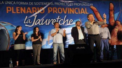 Urribarri tuvo su primer acto fuera de la provincia como precandidato a presidente