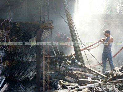 Vecinos con baldes logaron controlar un incendio en pleno centro de Charata