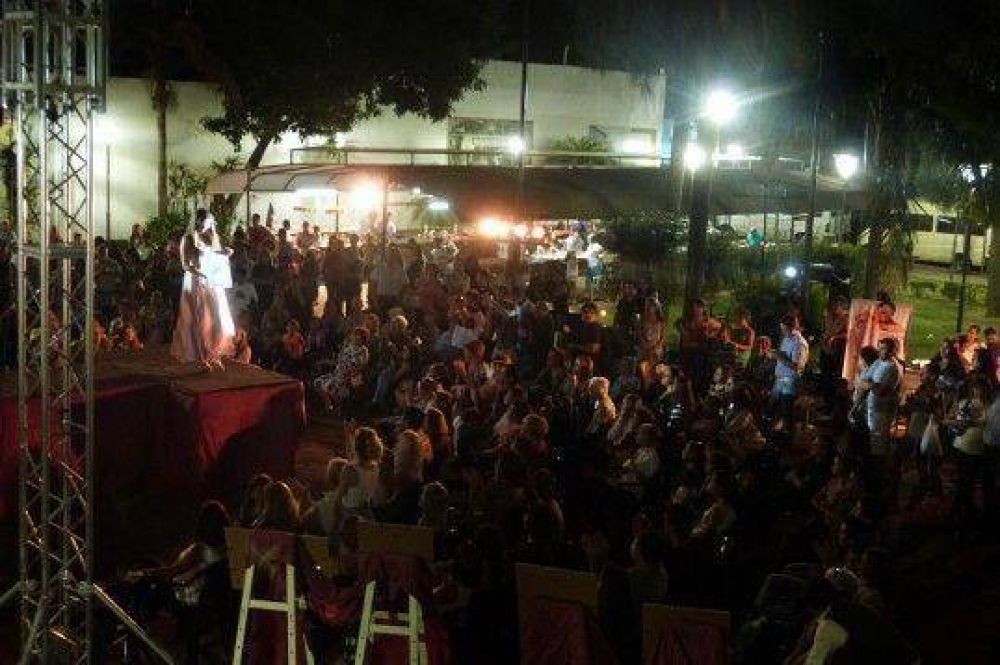 En el Paseo Bosseti la Municipalidad homenaje� a las posade�as en el D�a de la Mujer
