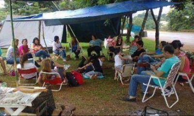 Docentes en huelga acampan en Jard�n Am�rica