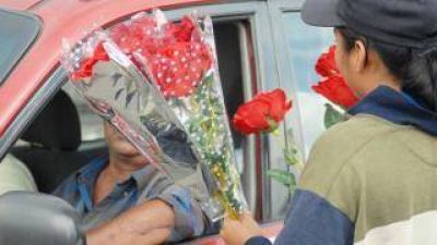 El costo de las rosas por el D�a de la Mujer alcanz� los 40 pesos por unidad