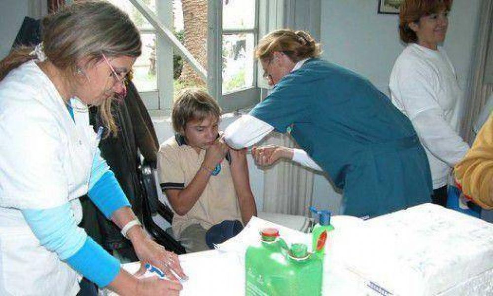 Luego de la inundaci�n instalaron un hospital m�vil en Bell Ville