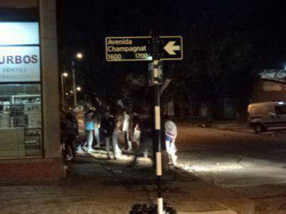 DETIENEN A 7 TRAVESTIS PERUANOS CON 200 DOSIS DE COCAINA