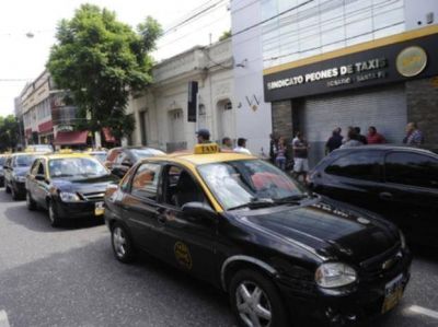 Taxistas paran hasta ma�ana a las 18 tras una nueva agresi�n a un chofer que fue baleado y est� grave