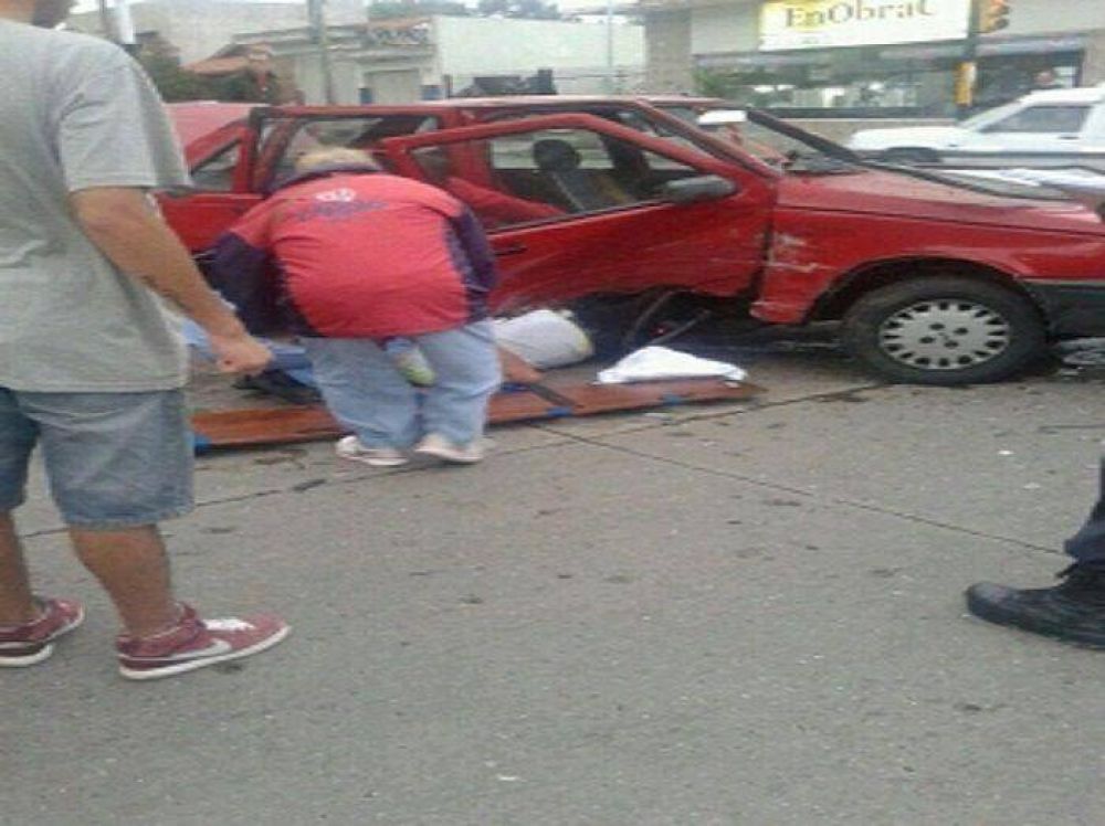 Fuerte choque en Jara y 3 de Febrero