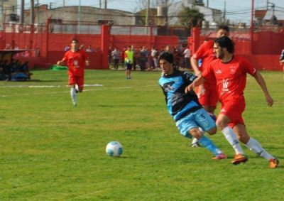 Defensores sufri� pero volvi� al triunfo y se puso a tres de la punta
