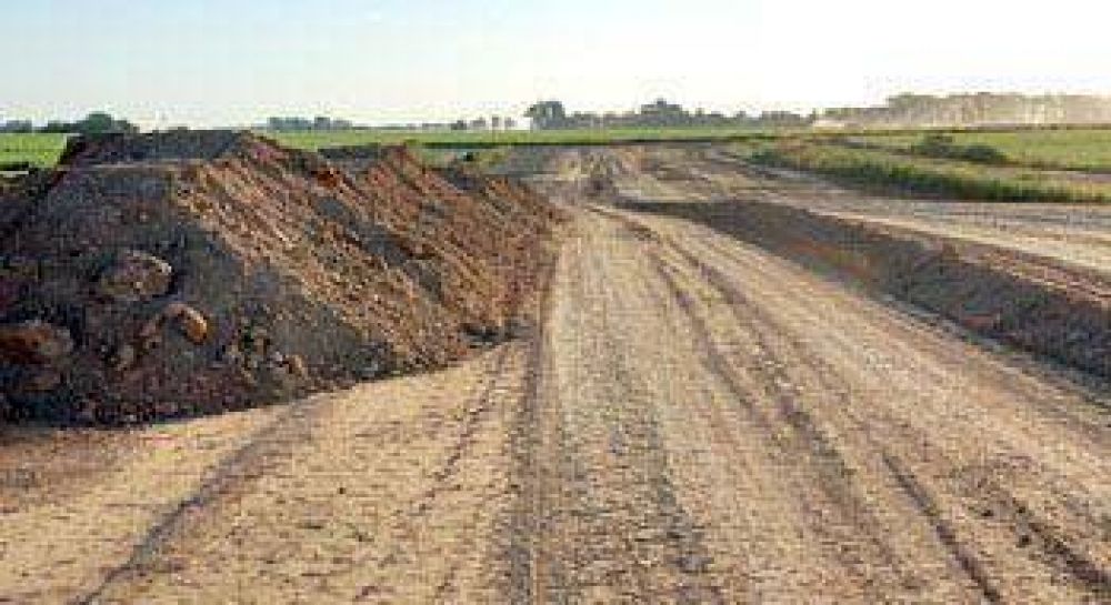 M�quinas trabajando y obras en marcha permiten mirar la autov�a con optimismo