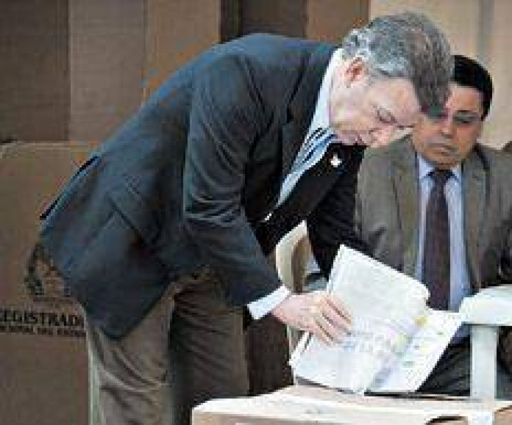 Cuatro partidos se reparten los votos