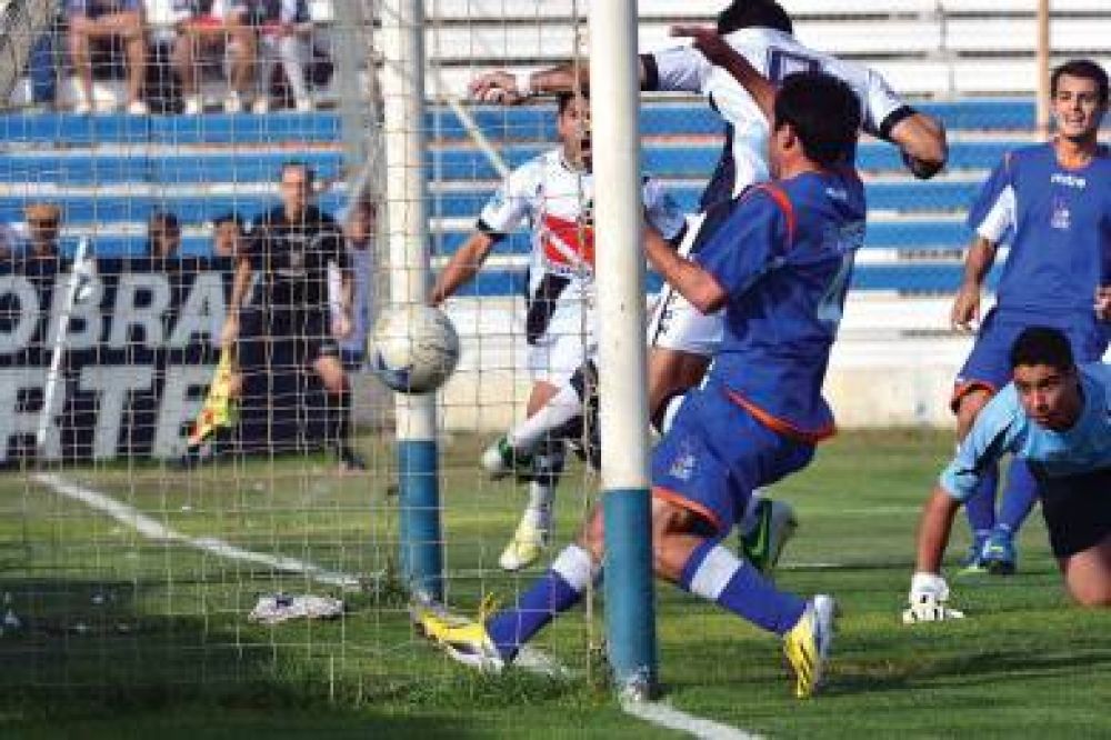 La CAI empat� en Madryn y sigue en la b�squeda del ascenso a la B Nacional