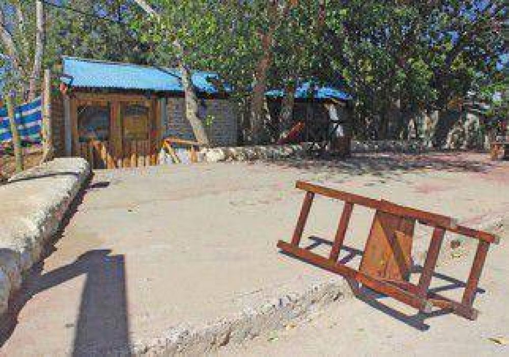 Cuatro apu�alados tras una batalla campal en un complejo de bares 