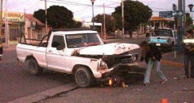 Roca: Motociclista muri� arrollado por una camioneta