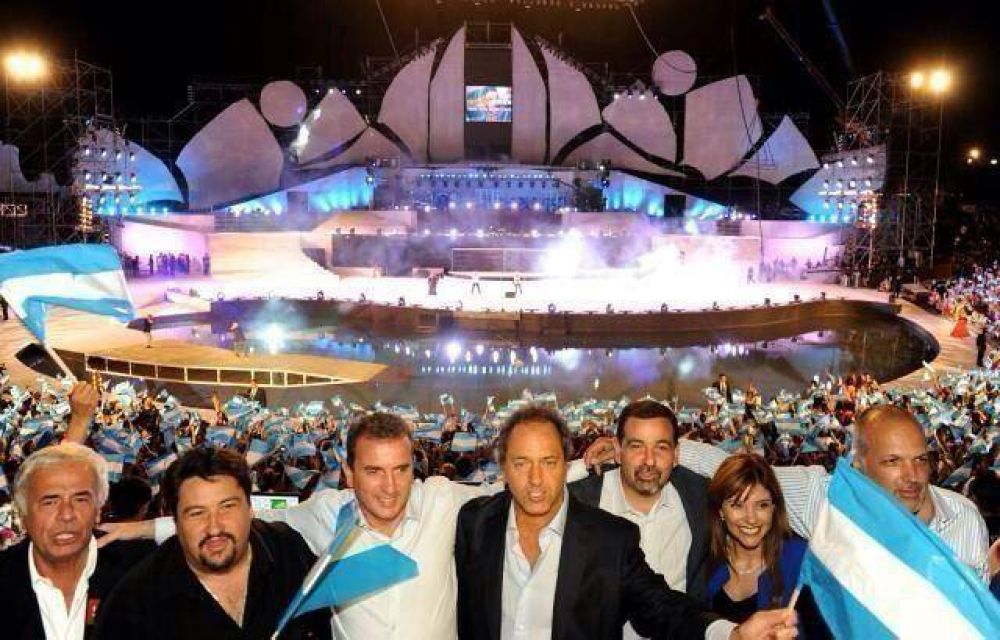 Scioli se mostr� en la Vendimia junto con otros gobernadores peronistas