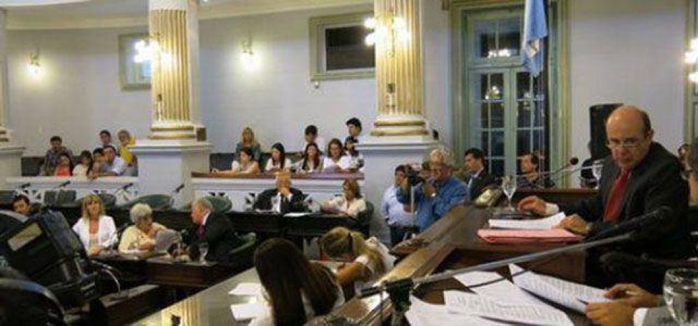  Senadores con "pasaporte" para ingresar a Colonia Tompkins y conocer el Ibera desde Pellegrini