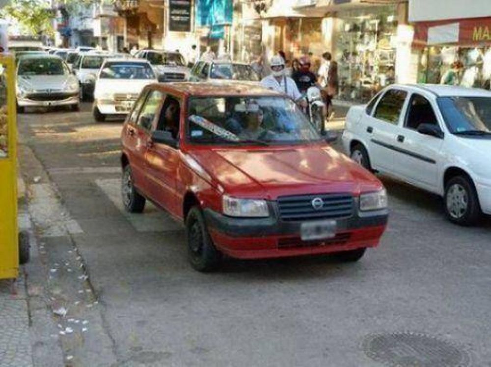 Advierten que hay muchos remiseros sin identificaci�n
