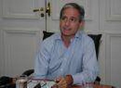 CONVOCAN A J�VENES PROFESIONALES