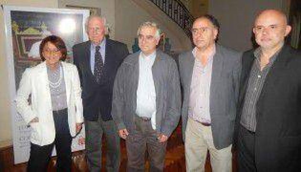 Pino, �a disposici�n� de la Iglesia