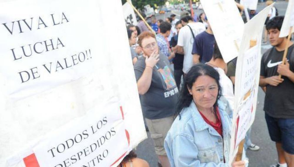 Valeo estuvo anoche al borde del desalojo policial