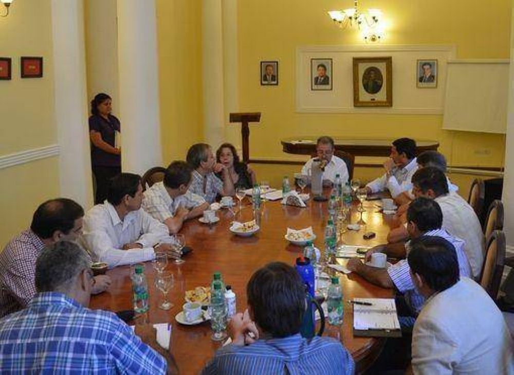 Intendentes gestionan fondos para acciones en seguridad vial 